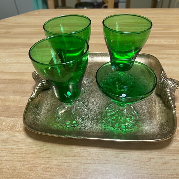 #1363****Set of Vintage Green Emerald Glass Goblets and Bowl - Picture 8 of 8